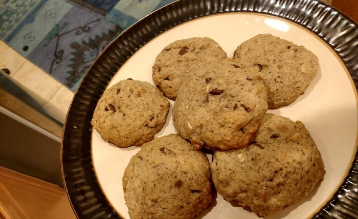 Quinoa Chocolate Chip Cookies (with Other Healthy&nbsp;Ingredients!)